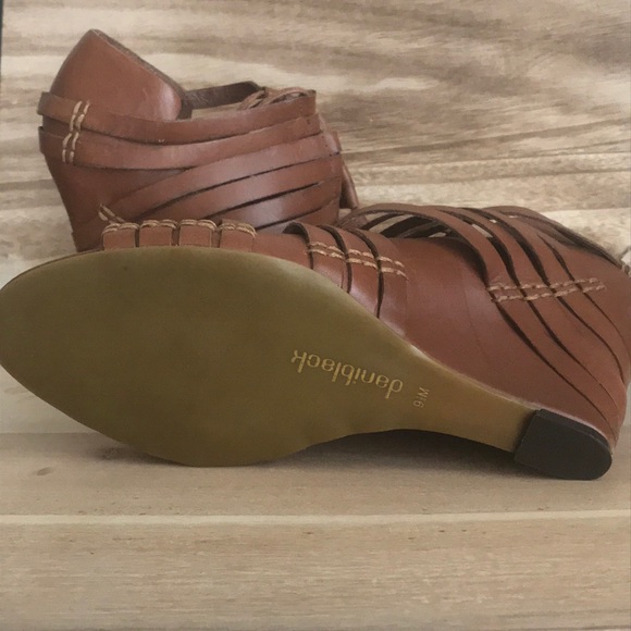 Dani Black Wedge - Picture 2 of 5